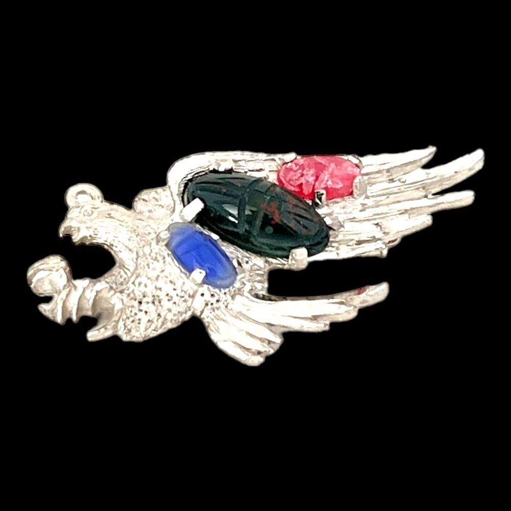 Vintage 1960s Scarab Bird Brooch Carved Stone Figural Pin Pendant - 7J